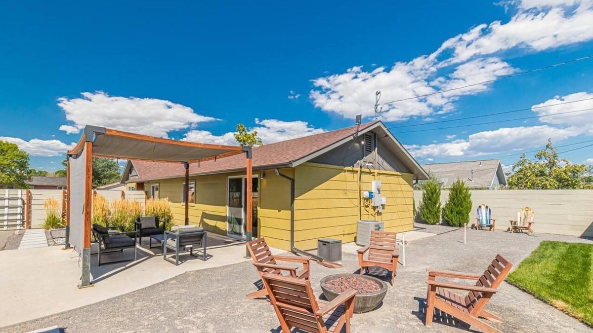 Fruita House | Cactus I - Covered Patio w/ BBQ & Firepit!