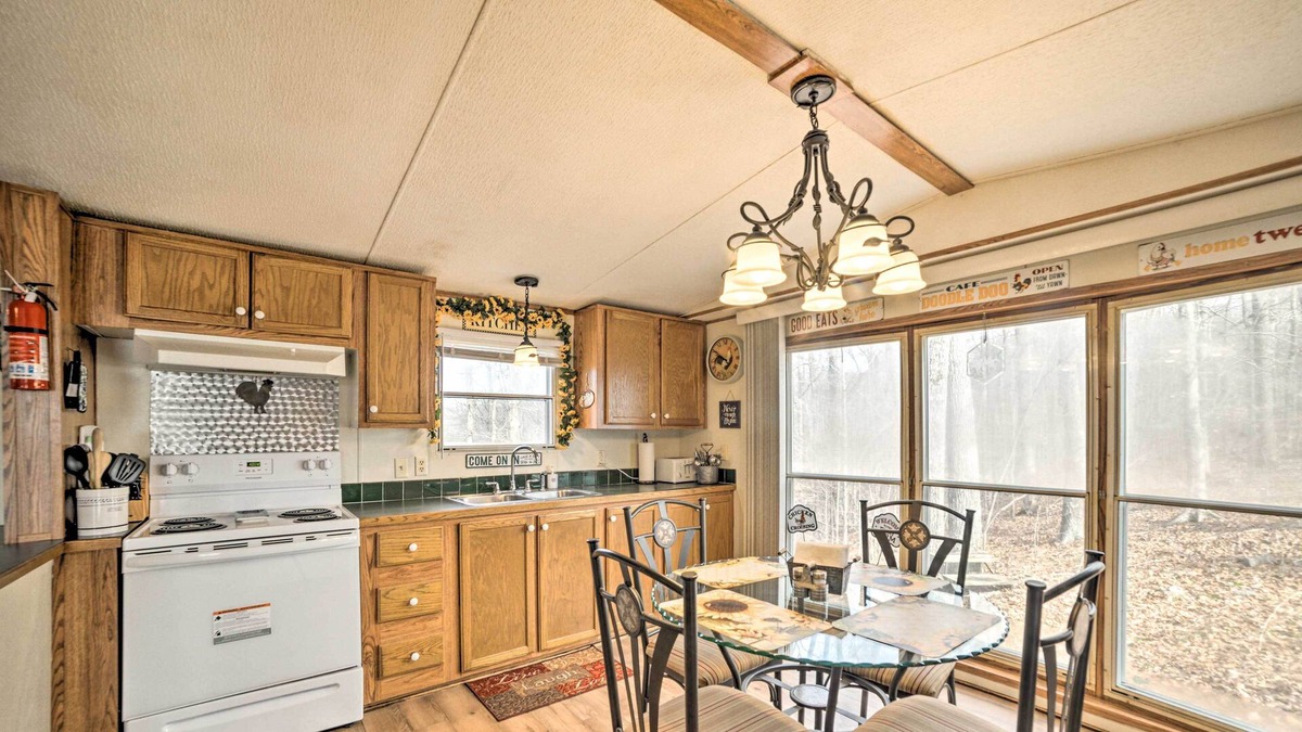 Cadiz Cottage | Cadiz Retreat w/ Grill - Walk to Lake Barkley