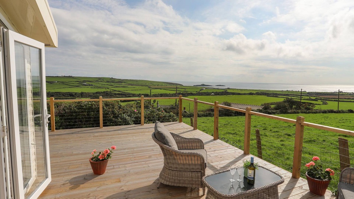 Aberdaron Cottage | CAE'R WYLAN, pet friendly, country holiday cottage in Aberdaron