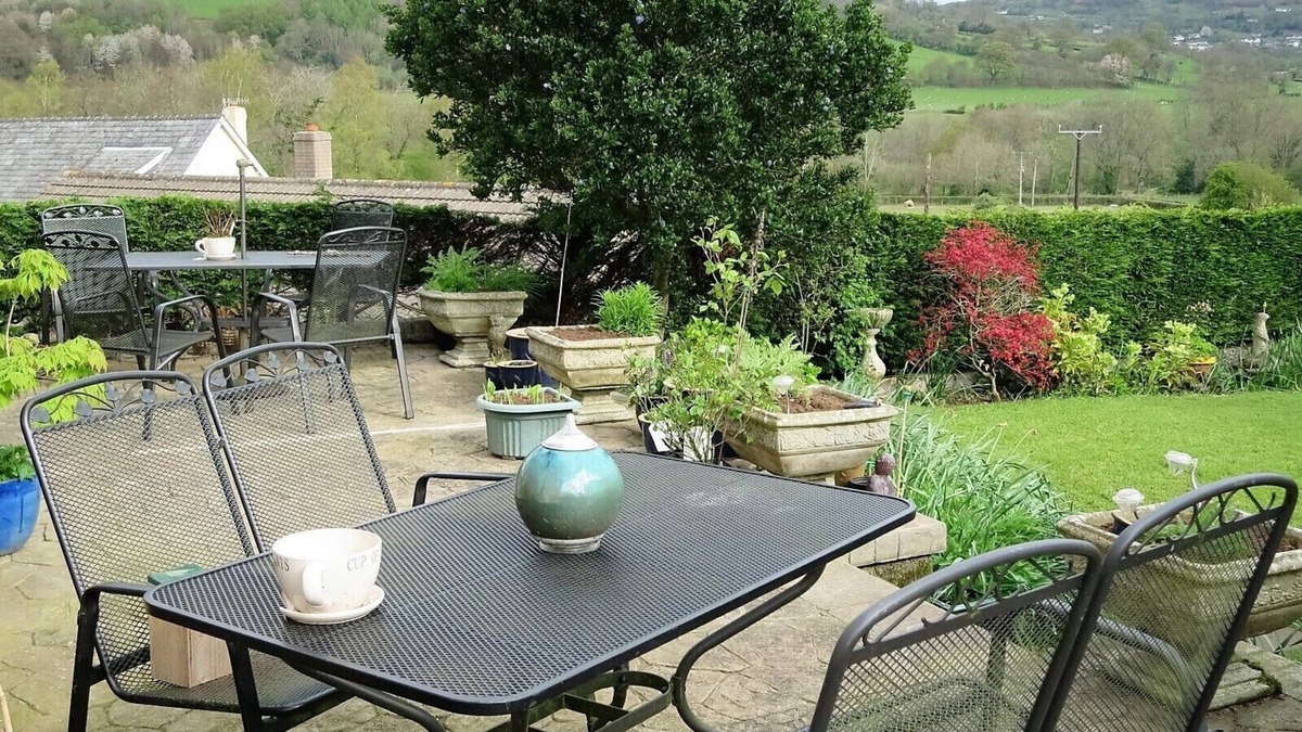 Llangynidr House | Cae y Rhedyn Annexe