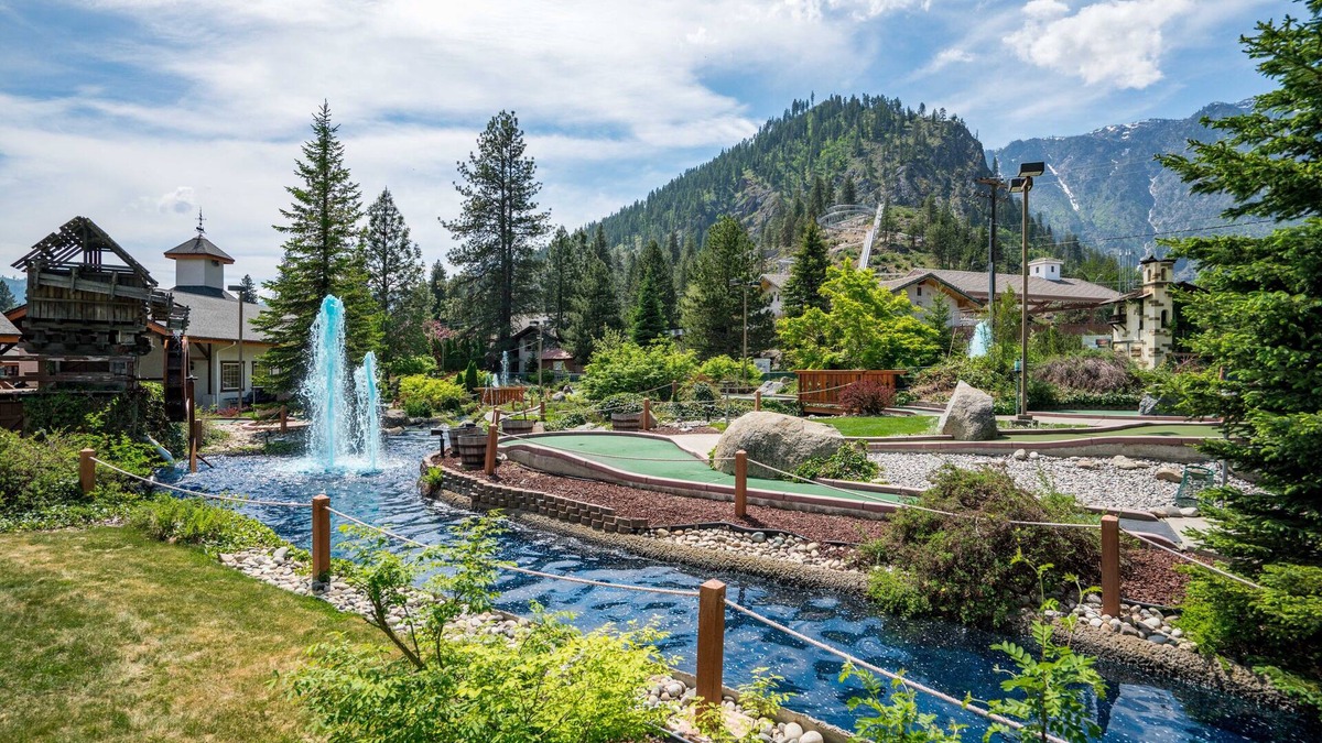 Downtown Leavenworth Condo | Café Condo Mountain Escape - Heated Pool & HotTub Open Late