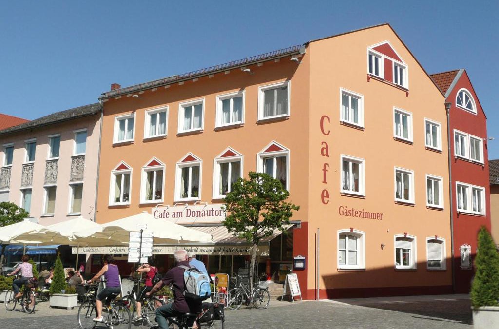 Kelheim House | Cafe am Donautor
