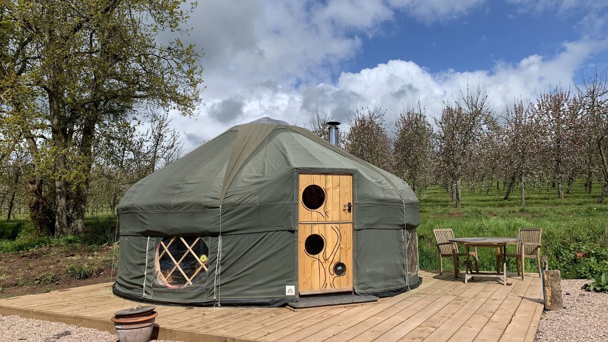Ledbury RV Rental | Cai Yurt bespoke yurt with Outdoor Shower
