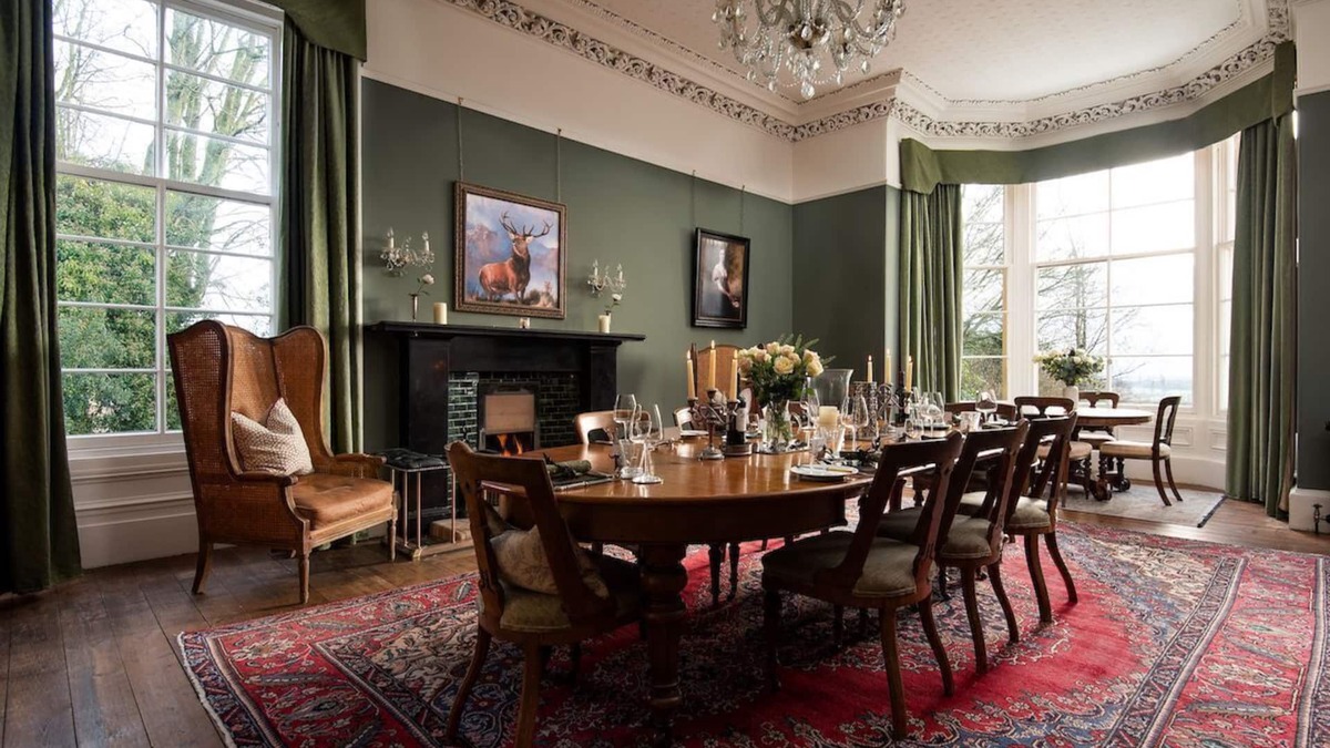 Duns House | Cairnbank House - a holiday home that sleeps 10 guests in 5 bedrooms