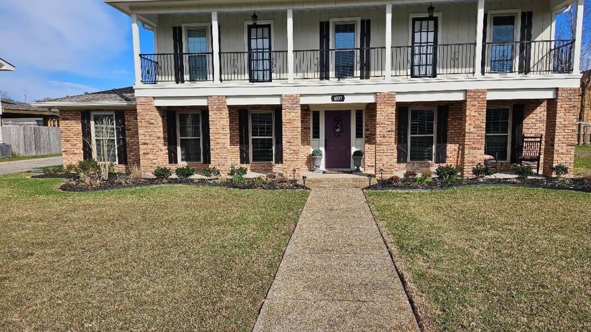 Lake Charles House | CAJUN OASIS 6br Retreat w/pool 3mi from Casinos and Interstate 210