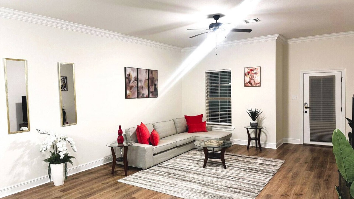 Lake Charles House | Cajun Stay at Golden Horizon Pond Escape - WCN176