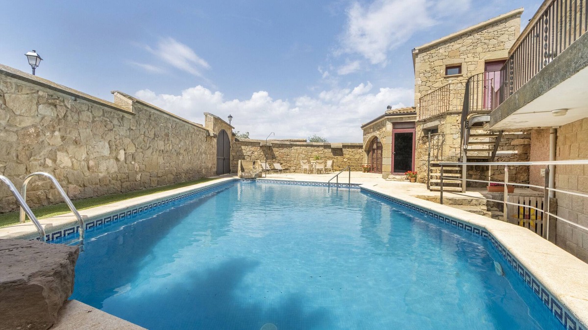 Els Plans de Sio House | Cal Maso with Whirlpool, adapted accommodation in a rural and quiet environment