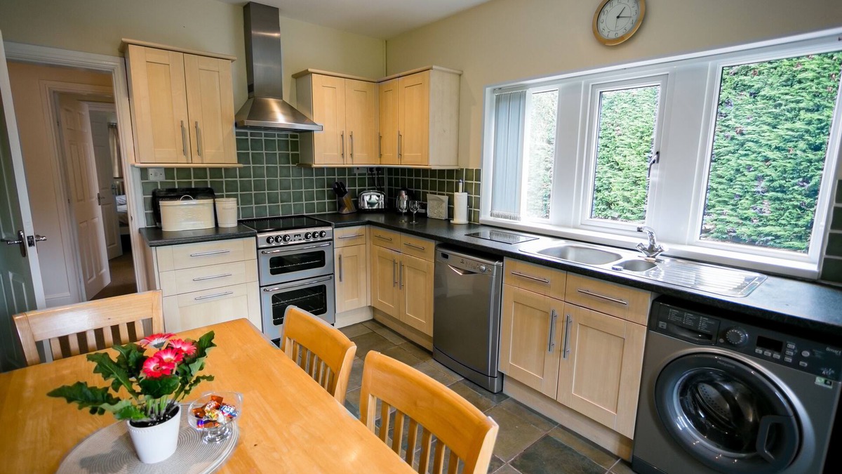 Blackburn Cottage | Calder Cottage in The Ribble Valley, Whalley, Lancashire - Sleeps 4