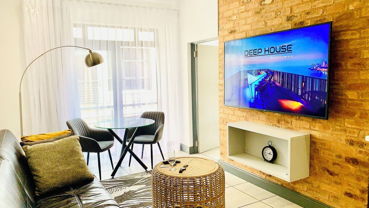 Menlo Park Apartment | CALDESMO Private Apartment in Pretoria near MENLYN & TIME SQUARE CASINO