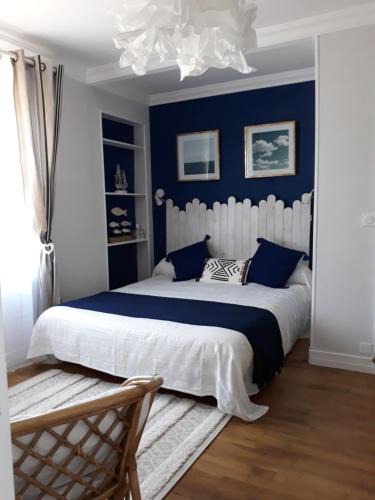 Port-Louis House | Cale In