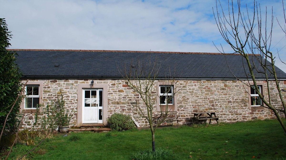 Farlam House | Calf Close Cottage: a rural retreat, dog-friendly, eco-friendly