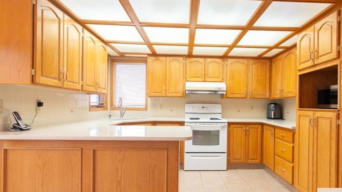 Hawkwood House | Calgary Hawkwood service resident