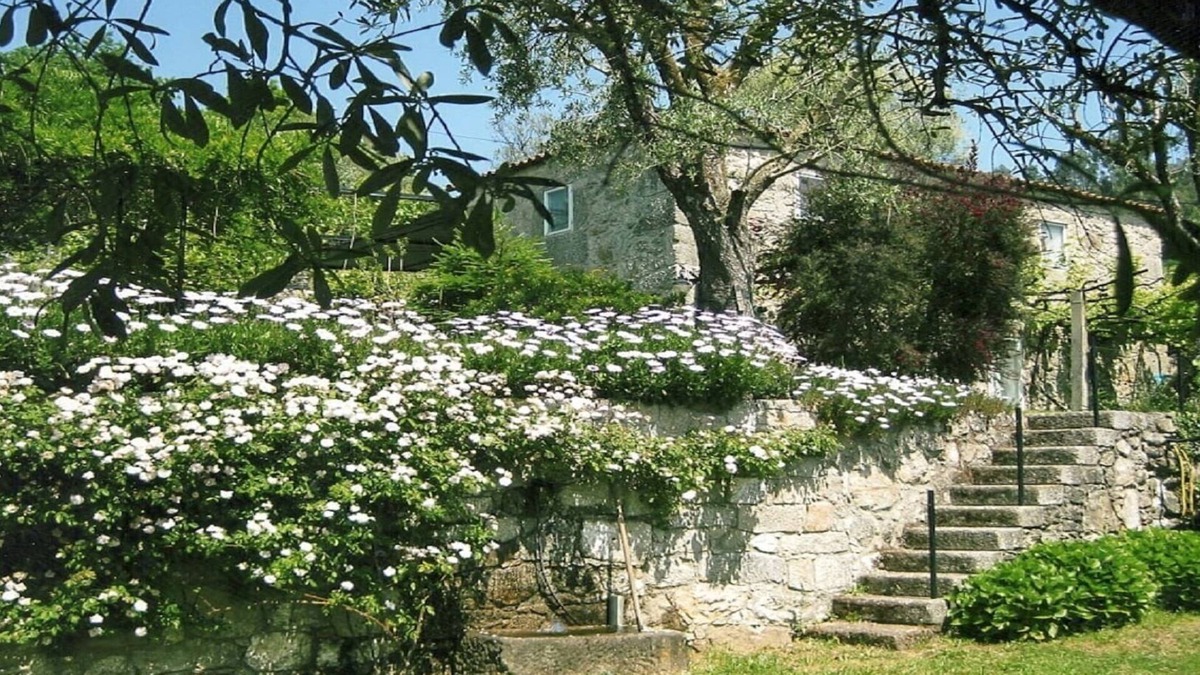 Calheiros House | Calheiros: Rural house with swimming pool and romantic garden, near Ponte de Lima