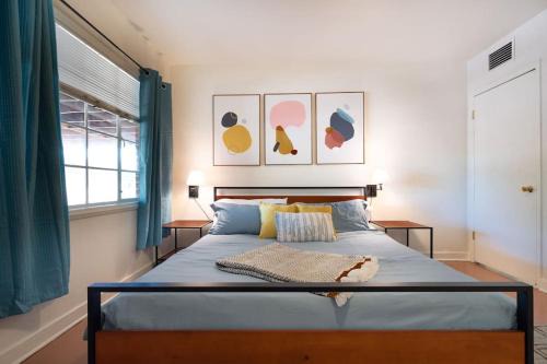Blenman-Elm Apartment | Cali 2BR Getaway Firepit, Yard & Spring Charm