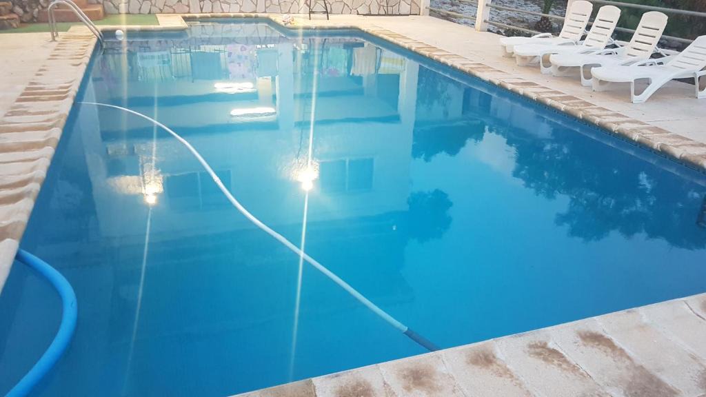 Torrent House | Calicanto House & Pool
