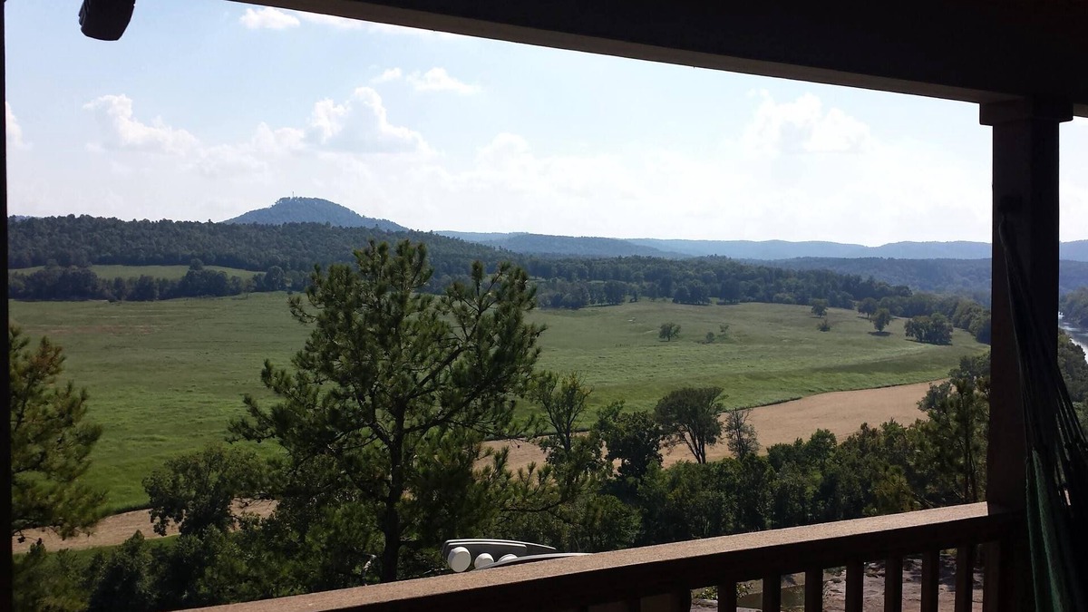 Calico Rock Cabin | Calico Rock Cabin-406 Calico St 302 Chessmond Ferry Rd viewing the White River