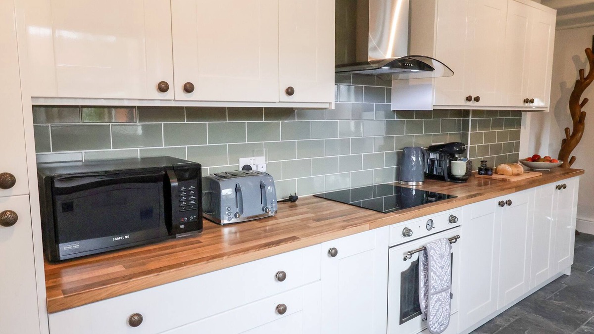 Misterton Cottage | CALIDUM COR, pet friendly, with open fire in Misterton