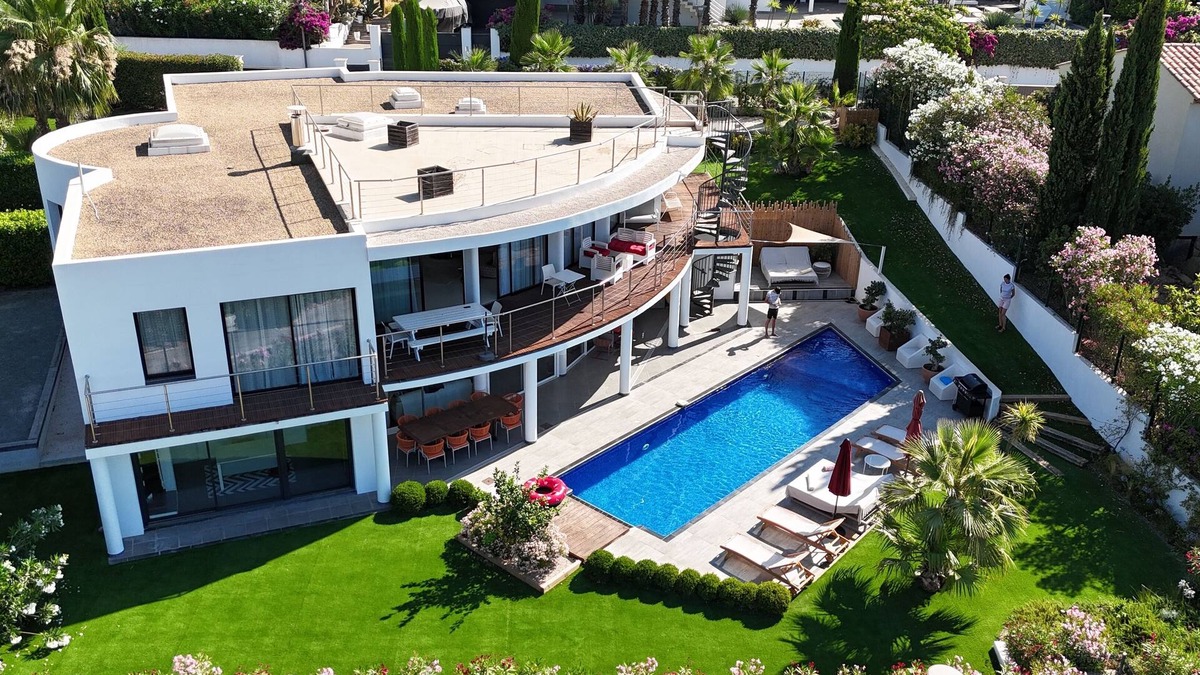 Cavalaire-sur-Mer Villa | CALIFORNIAN VILLA IN CAVALAIRE SUR MER 350 M2