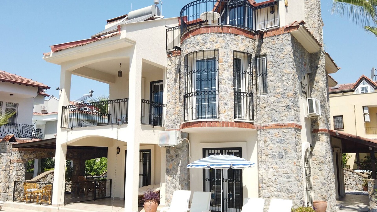 Fethiye City Center Villa | Calis Beach - Beautiful 4 bedroom villa with private pool and WiFi
