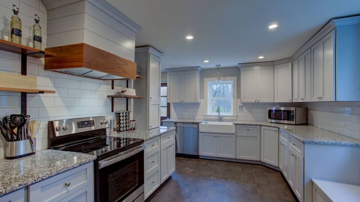 Salunga House | Calla Lily Farmhouse w/Creekview by Nook