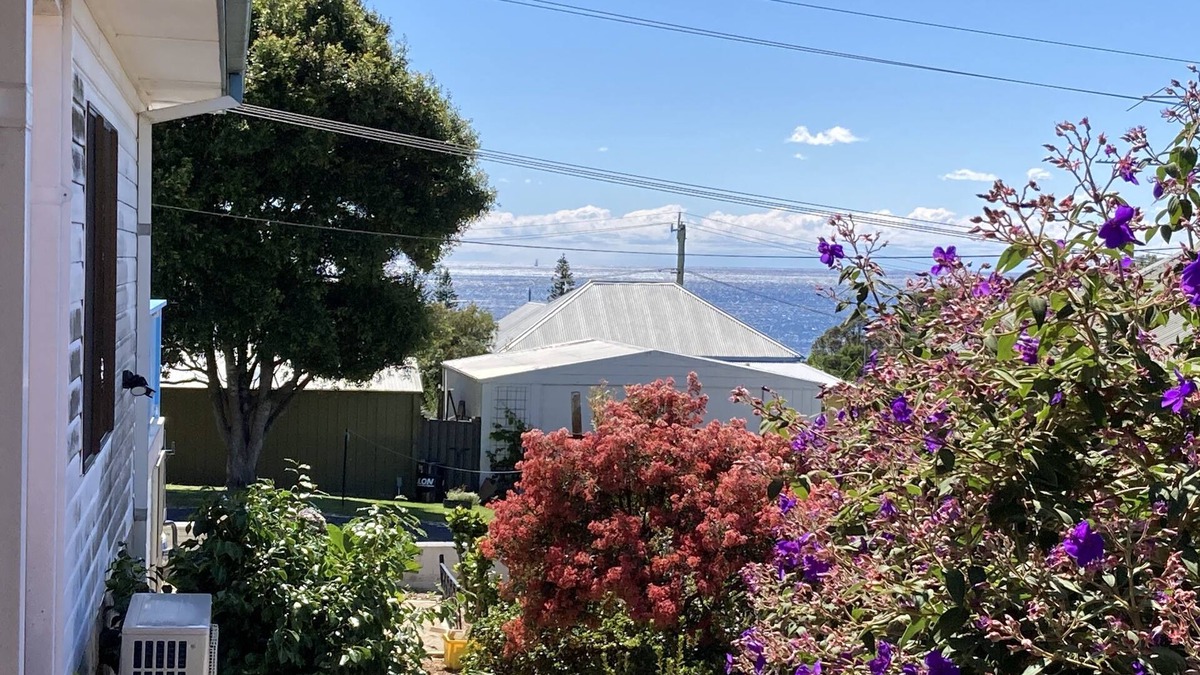 Eden Cottage | Calle Calle Bay Cottage. Self contained, close to everything.