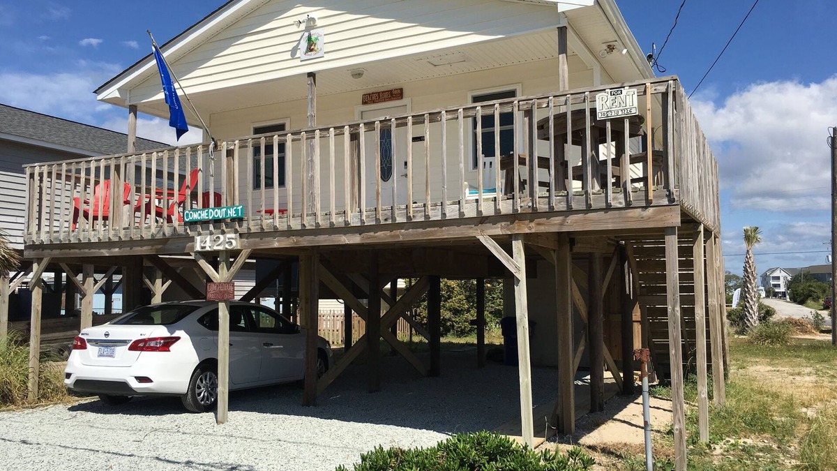 Surf City Cottage | Calling all Conchs! Ocean View, Pet and Family Friendly