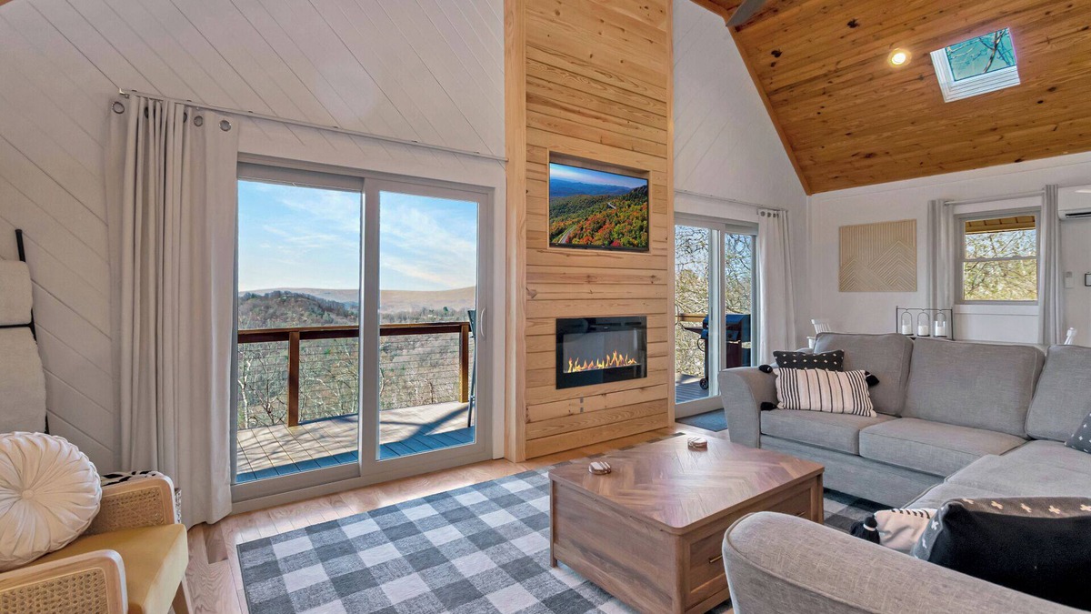 Apple Ridge House | Calling Me Home- Stunning views, hot tub, gameroom, close to Blowing Rock!