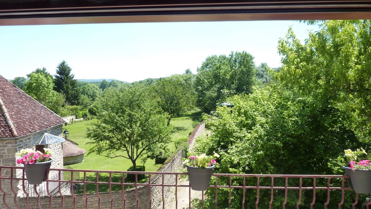 Paris-l'Hopital Cottage | Calm and greenery in wine country bourguignon