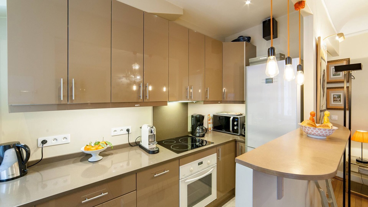 Quartier de Rochechouart Apartment | Calm Central between Sacré Coeur and Galeries Lafayette