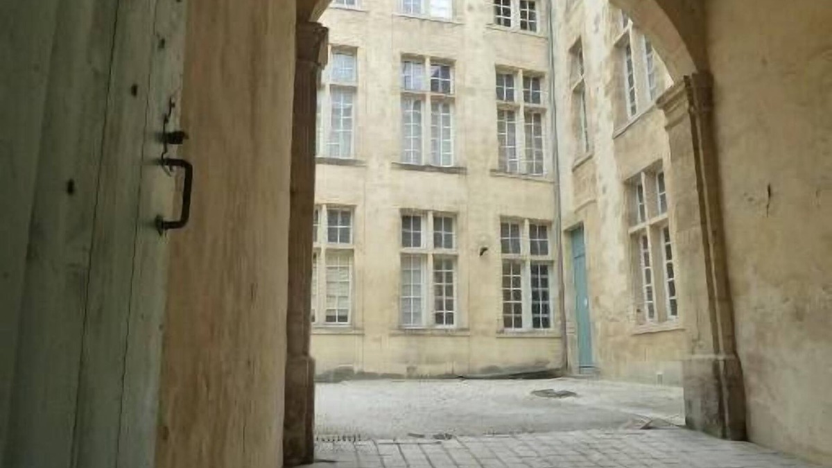 Hotel de Ville - Quinconces Apartment | CALM,COMFORT,LOT OF CHARACTER,CITY CENTER, HISTORIC DISTRICT SAINT-PIERRE