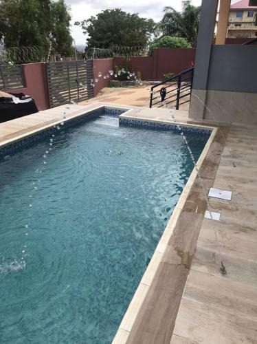 North Legon Apartment | Calm Hillside Swimming Pool Villa Apartment