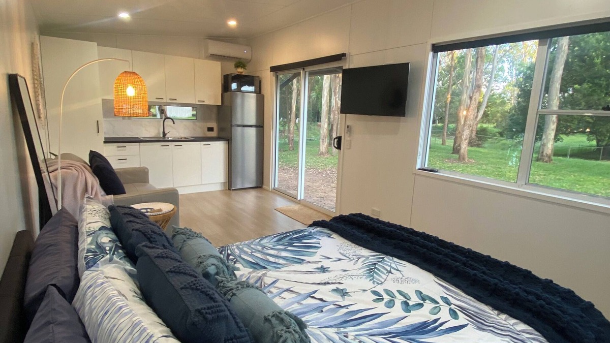 Burpengary Cabin | Calm on the creek studio for 2