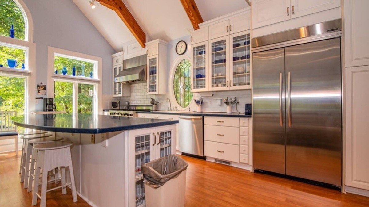 Bracey House | Calm Waters Encounters on the Lake - Lake Gaston, Virginia