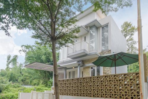 Lawang Villa | Calma Edelweiss Villa Lawang Malang