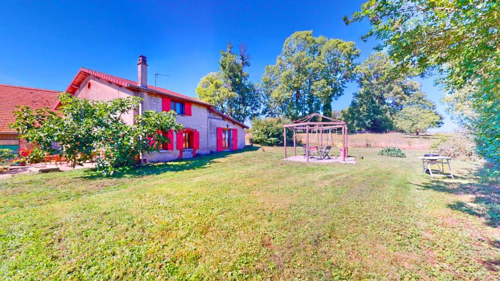 Voiteur Villa | Calme et chaleureux gîte de campagne.