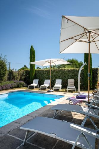 Bellevigne House | Calme et confort en Charente , Gîte Les Vignes avec piscine