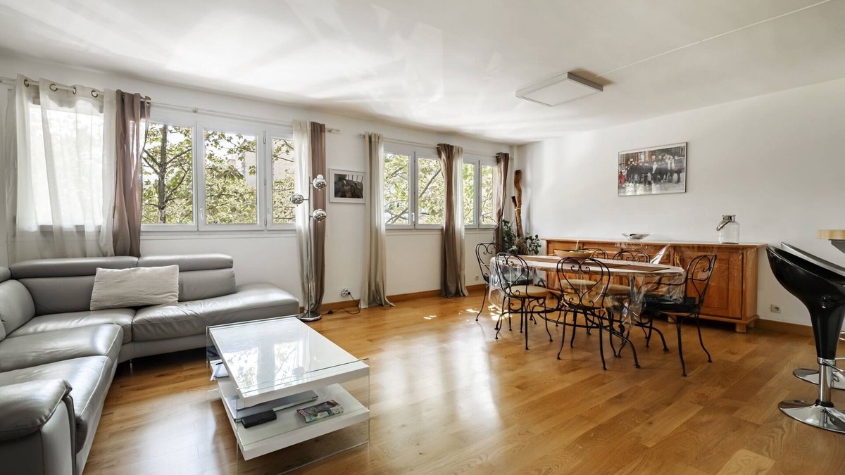 Charonne Apartment | Calmful Poise, by Veeve