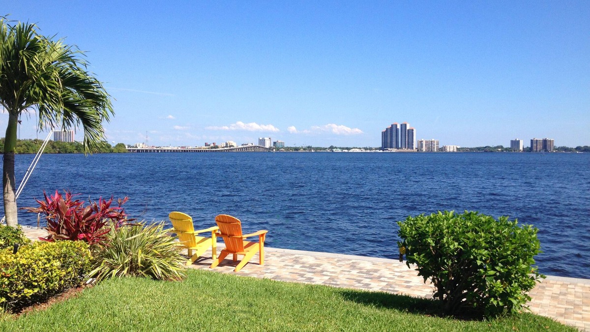 Fort Myers Condo | CALOOSAHATCHEE RIVER VIEW