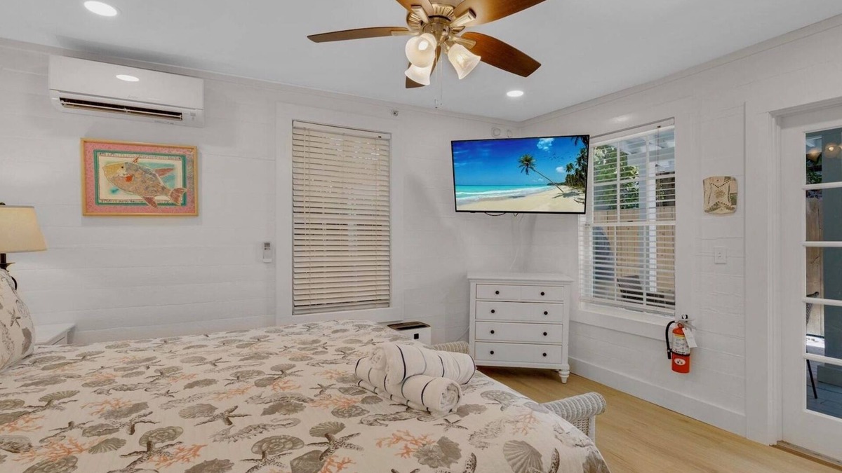 Historic Seaport Condo | *CALUSA SUITE @ SEAPORT INN * Historic w/Community Pool + LAST KEY SERVICES.