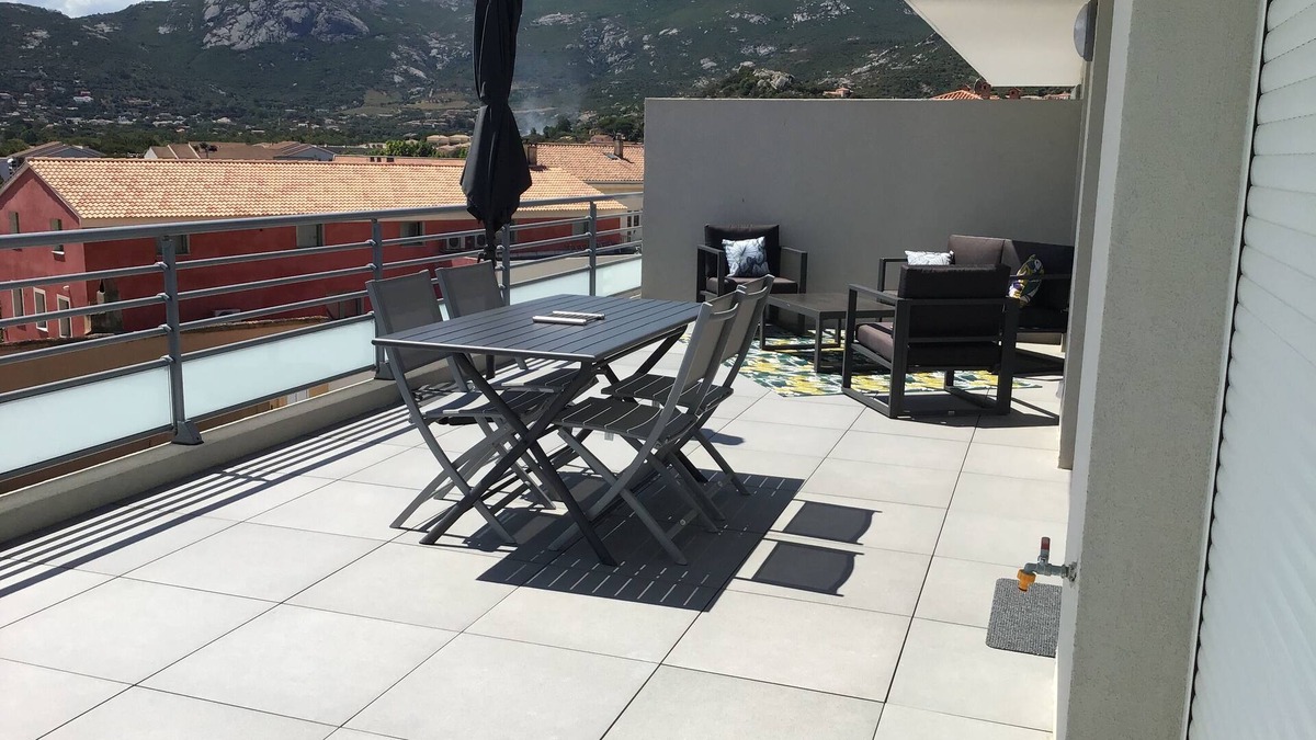 Calvi Apartment | Calvi bright T3 top floor 65m2 panoramic view, 4 people, 2 bedrooms, parking