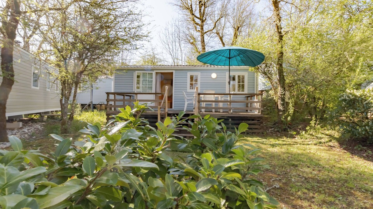Bouzic House | "Calvi" Mobile Home: Dordogne Vacation, Shared Pool & Mini-Farm near Sarlat