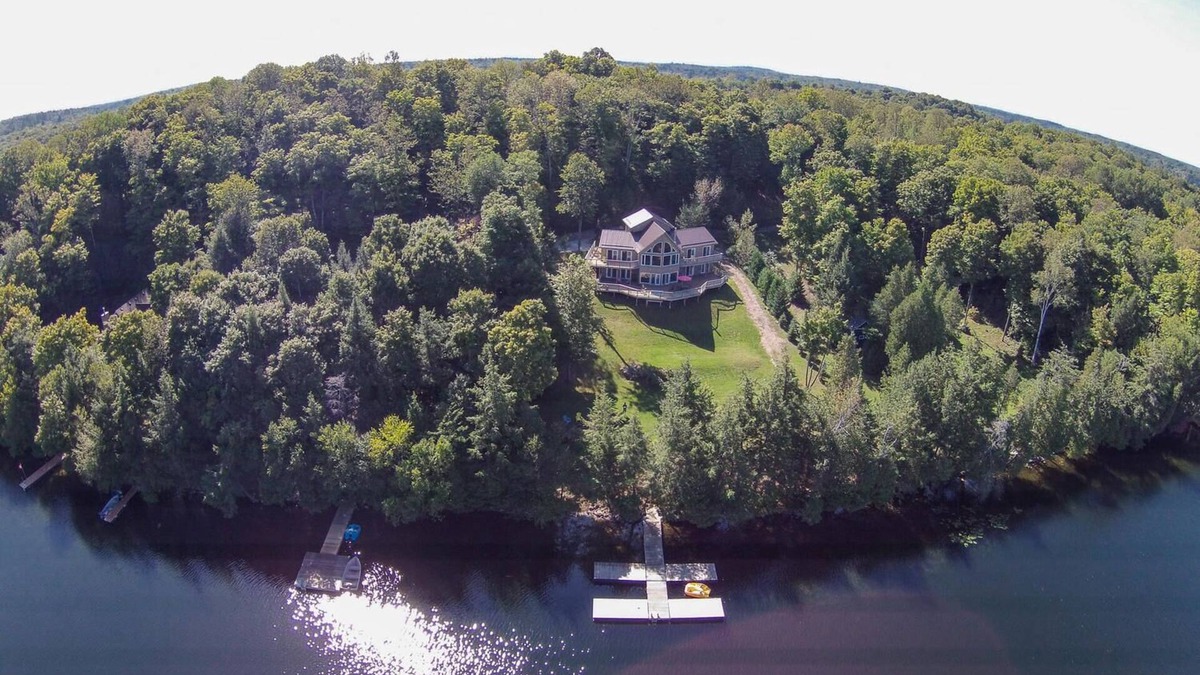 Arden House | Calypso Cottage 4000sq. Foot of Lakefront Real Estate