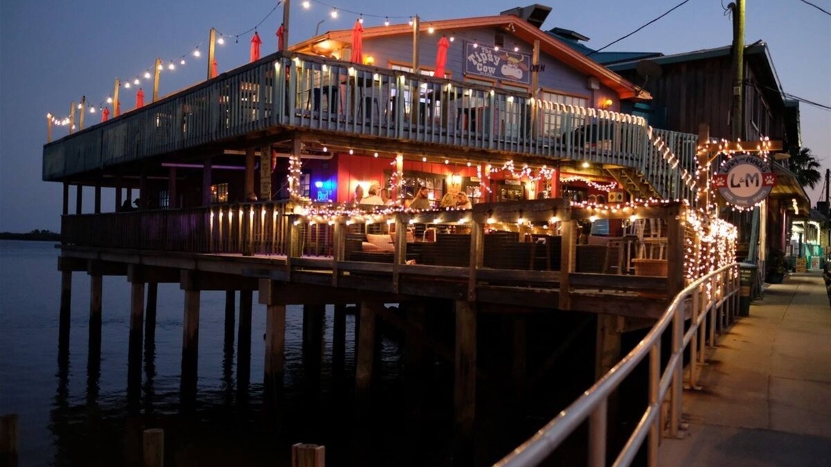 Cedar Key Cottage | Calypso Cottage- Waterfront, steps to downtown!
