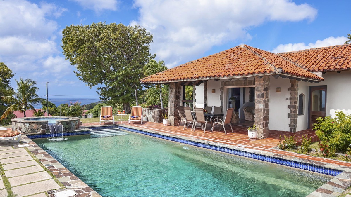 Gate Park Villa | Calypso Court - Private 1 bedroom villa with pool
