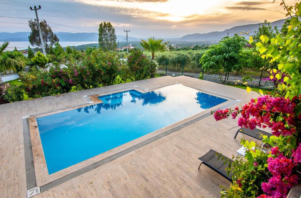 Koycegiz Hotel | Calypso Lakeview Villas