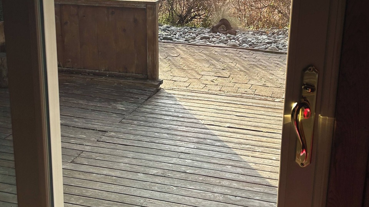 Camano Island Cabin | Camano Waterfront Beach Log Cabin
