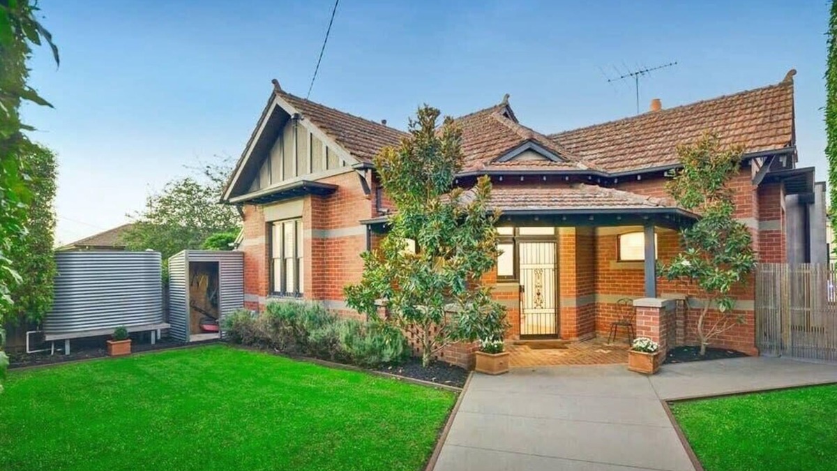 Camberwell House | Camberwell Holiday Home With Pool
