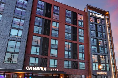 Buzzard Point Hotel | Cambria Hotel Washington DC Navy Yard Riverfront
