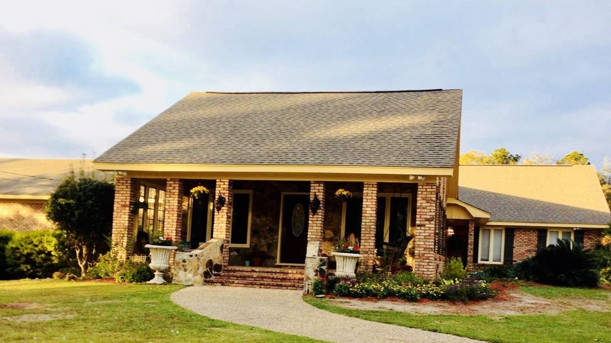 Hattiesburg House | Camellia Hills Estate, a delicious taste of the old south.