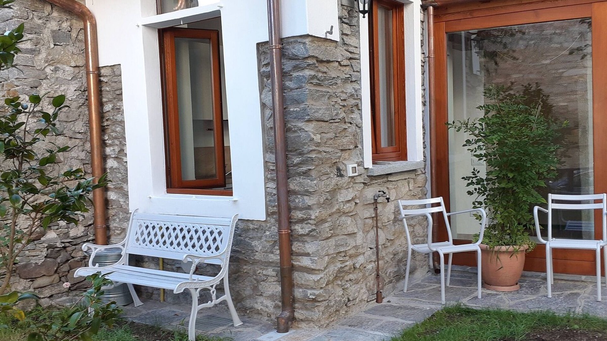 Premeno House | Camellia, suggestions between Lake and mountains